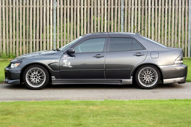 Charge Speed Type-2 Side Skirts: FRP - Lexus IS300